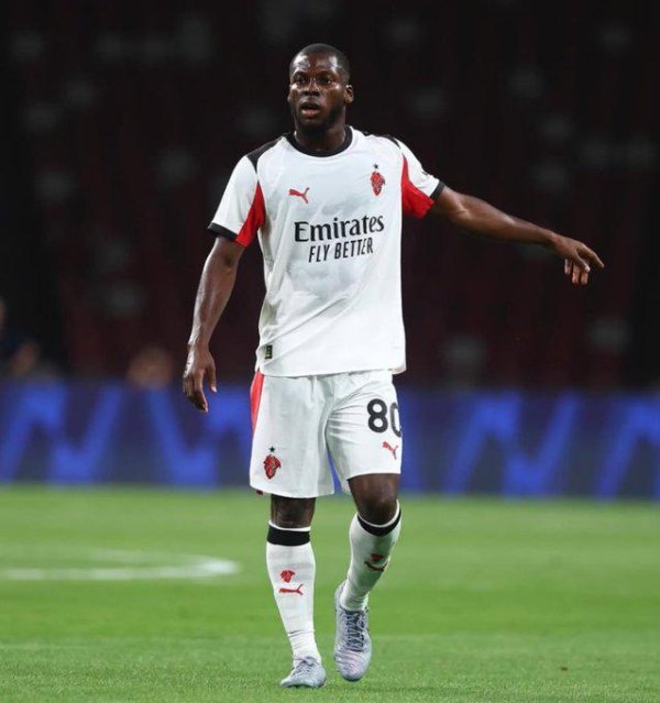 火牛配资 斯基拉：米兰中场穆萨即将加盟亚特兰大，签约至2029年